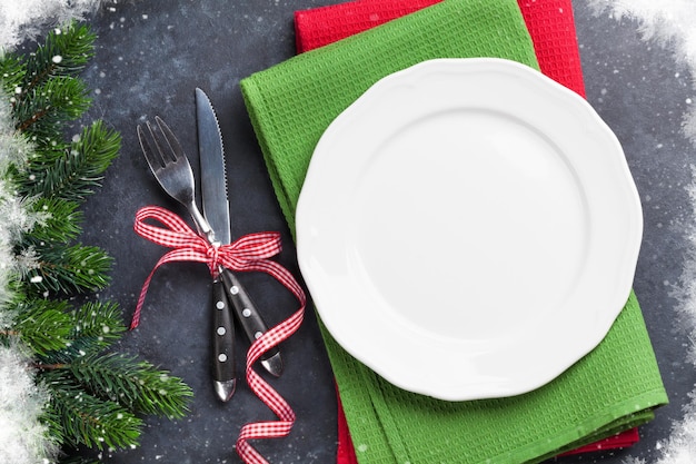 Abete dell'argenteria del piatto della cena di Natale