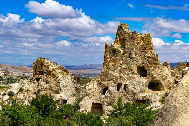 Abitazioni scavate nella roccia museo a cielo aperto