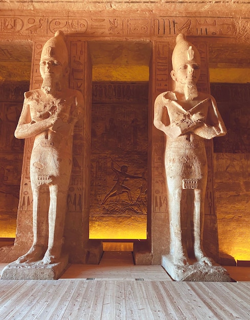 Abu Simbel una roccia in Nubia due antichi templi egizi al tempo di Ramses II