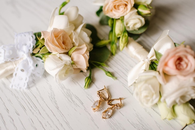 Accessori per spose pretarazioni per il giorno del matrimonio, scarpe e asole