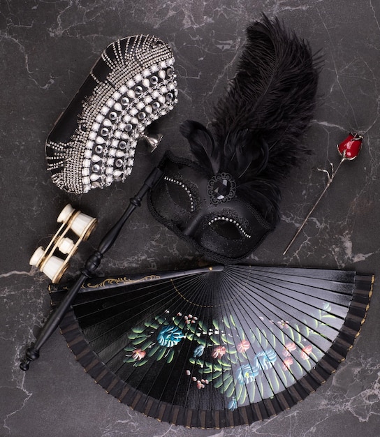 accessori per teatro maschera veneziana su sfondo nero