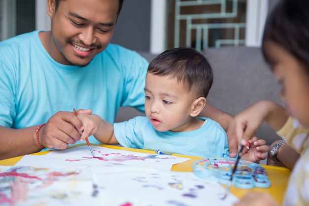 Acquarello dipinto bambino con papà