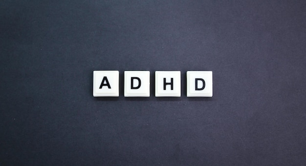 ADHD o con la parola Disturbo da deficit di attenzione e iperattività concetto di malattia medica