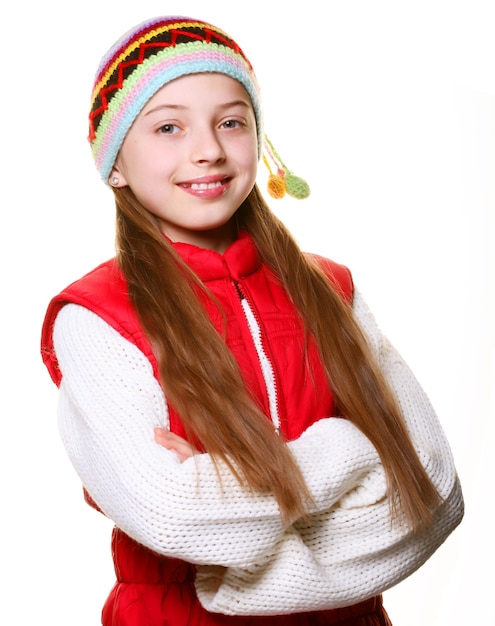 Adorabile bambina con vestiti per l'inverno