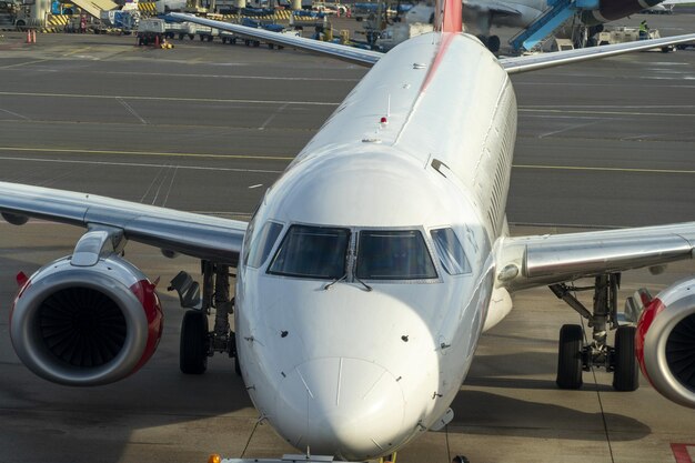 Aereo jet in aeroporto