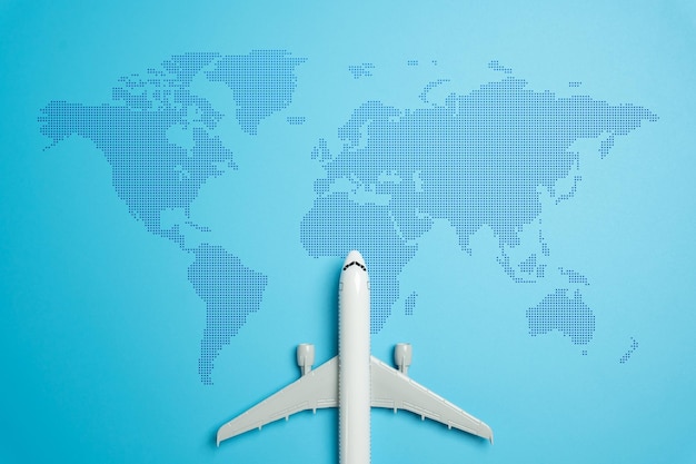 Aereo passeggeri e mappa del mondo Trasporto di passeggero e voli internazionali Turismo