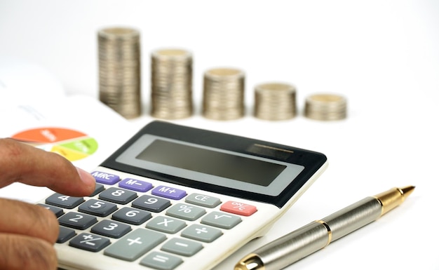 affari finanza denaro e contabilità calcolatrice concetto penna e moneta