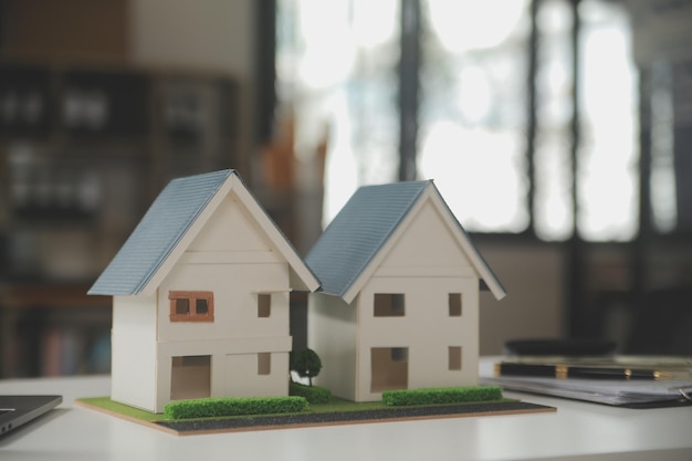 Affari Firmare un contratto Comprare vendere casa agente assicurativo analizzare il concetto di prestito per l'investimento immobiliare