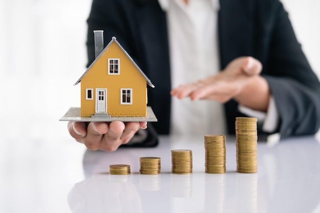 agente immobiliare fornitura di case campione ai clienti contratti di prestito ipotecario