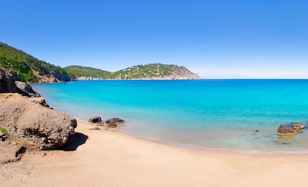 Aiguas Blanques Agua blanca Spiaggia di Ibiza