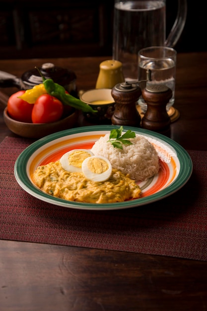 Aji de gallina crema di pollo Ristorante tradizionale peruviano con cibo confortevole che serve