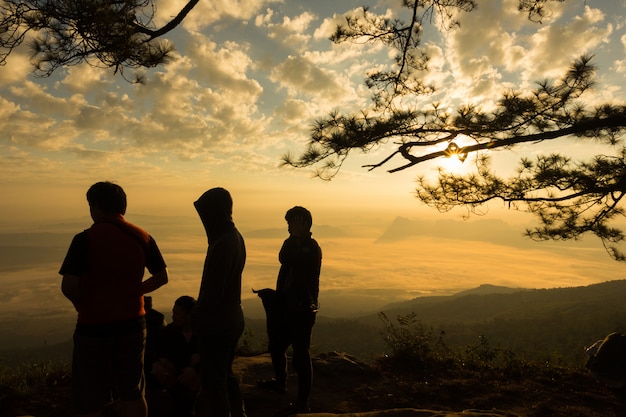 Alba al parco nazionale di Phukradung, Thailandia