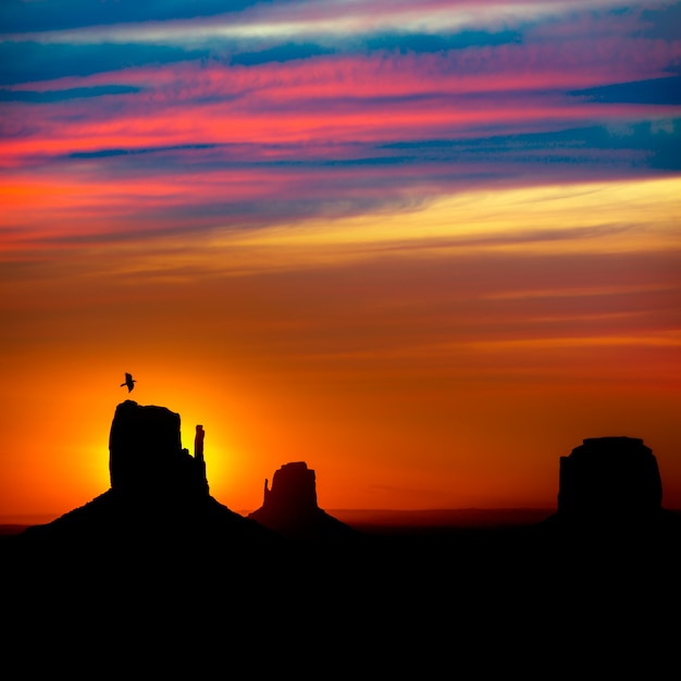 Alba alla Monument Valley a Mittens e Merrick Butte