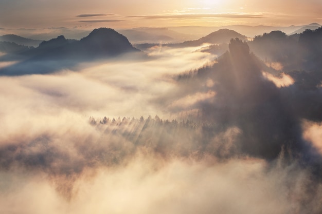 Alba da Kleiner Winterberg, Svizzera Boema