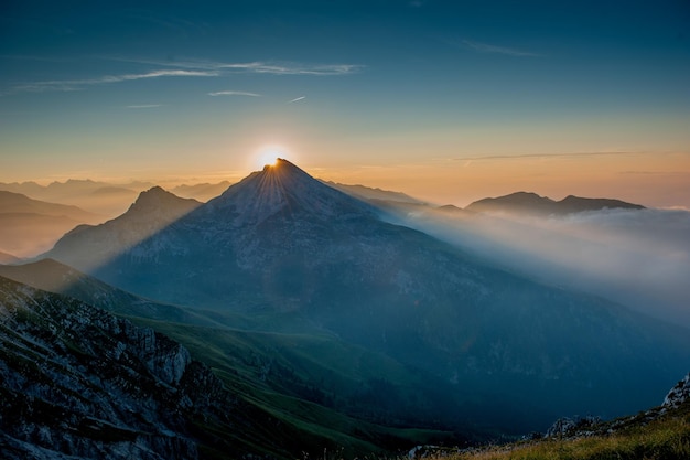 Alba in montagna