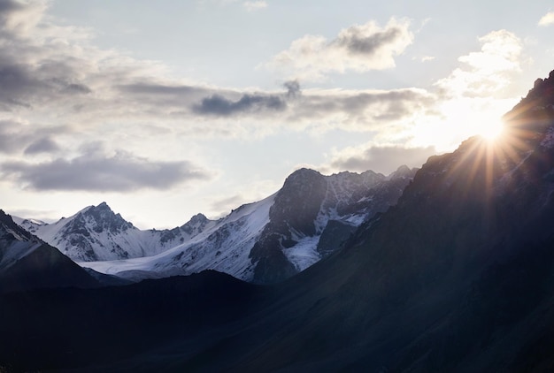 Alba in montagna