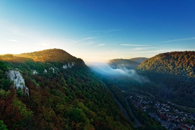 Alba in montagna