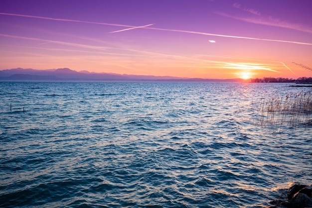 Alba mattutina sul lago di Garda Lago di Garda Italia Europa