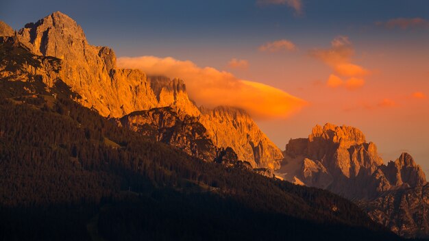 Alba nelle Dolomiti a Candide, Veneto, Italy