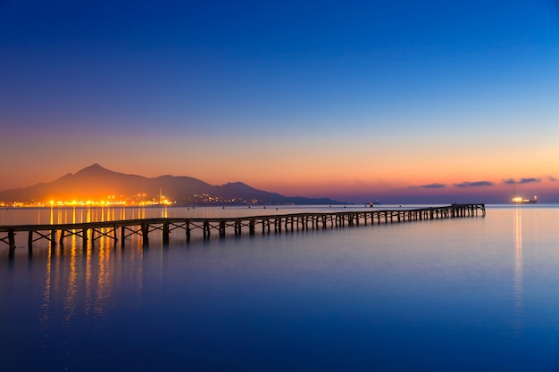 Alba spiaggia di Maiorca Muro Alcudia Bay Mallorca