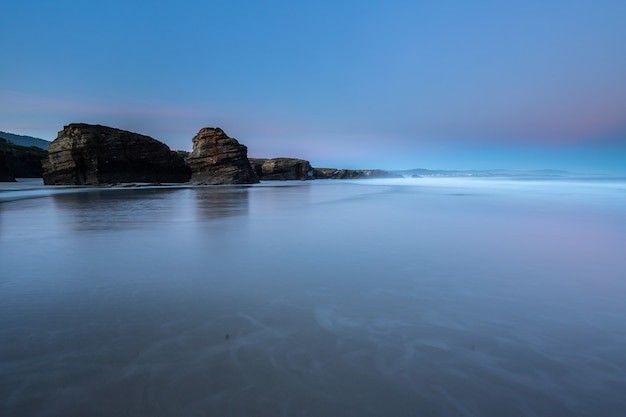 Alba su una delle spiagge più famose della Spagna, Las Catedrales!