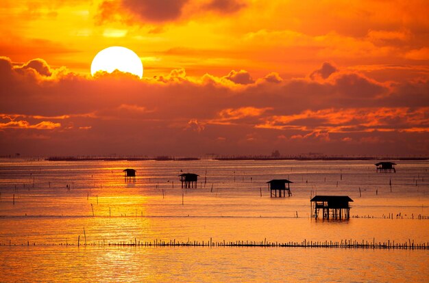 Alba sul mare