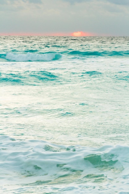 Alba sulla spiaggia sul Mar dei Caraibi.