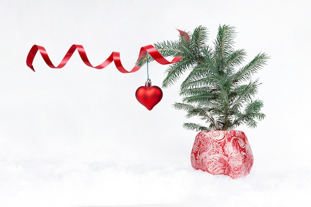 Albero di Natale Capodanno piegato in un sacchetto isolato su sfondo bianco Banner di vendita