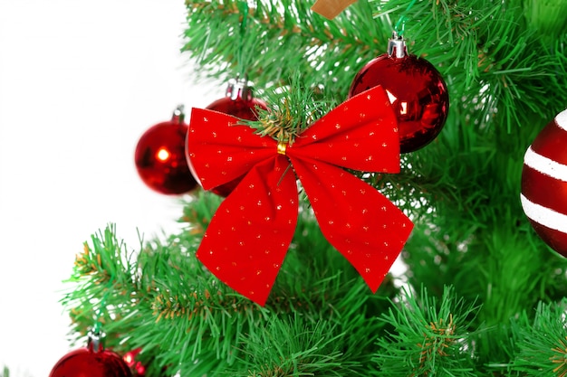 Albero di Natale con ornamenti, close-up