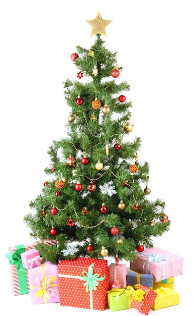 Albero di Natale decorato con regali isolati