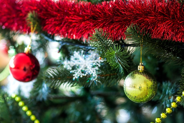 Albero di Natale decorato