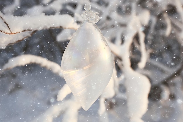 albero di natale di vetro giocattolo sfondo della natura, cartolina di natale finlandia lapponia decor paesaggio