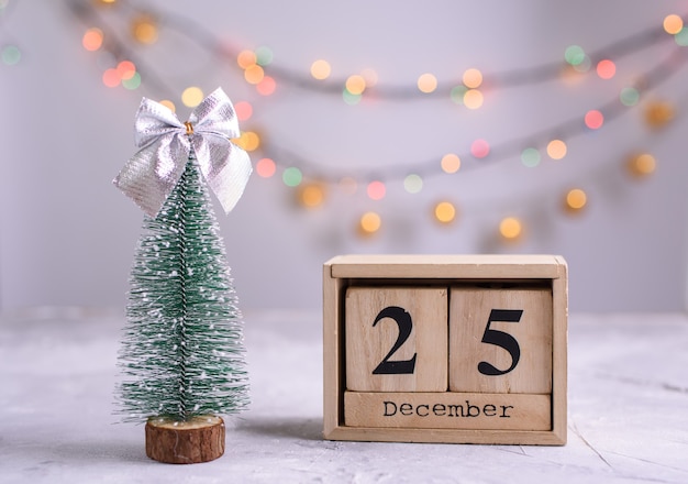 Albero di Natale e calendario in legno