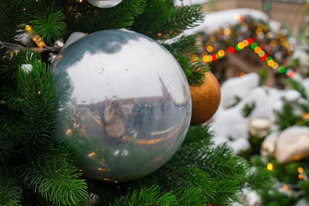 Albero di Natale Palle di Natale. Sfondo vacanza.