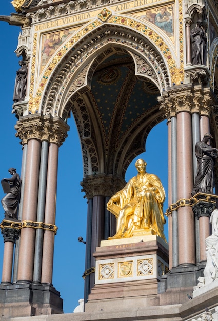 Albert Memorial a Londra