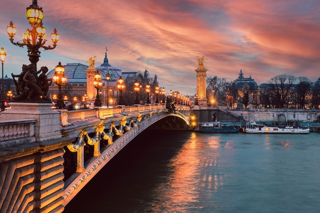 Alexander ponte sul fiume Senna a Parigi