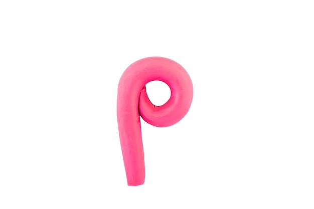 Alfabeto p Lettere colorate inglesi Lettere fatte a mano modellate da argilla plastilina su sfondo bianco isolato