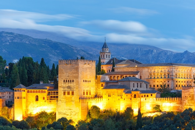 Alhambra al tramonto a Granada, Andalusia, Spagna