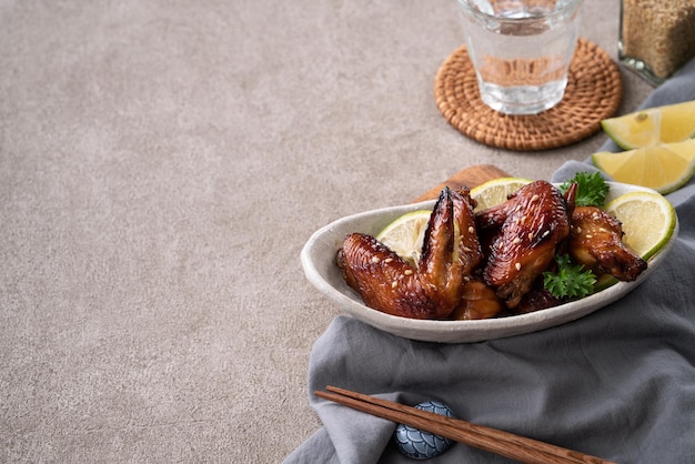 Ali di pollo teriyaki arrostite con salsa dolce