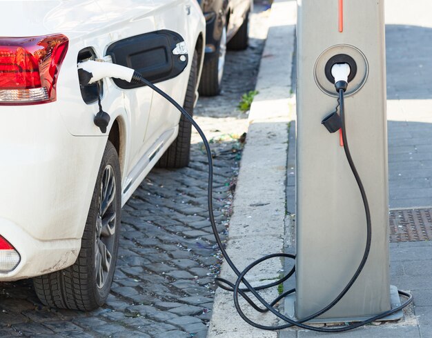 Alimentatore per la ricarica di auto elettriche.