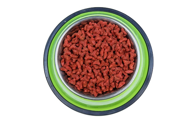 Alimenti secchi per cani o gatti in una ciotola Alimenti per animali domestici isolati su sfondo bianco Vista dall'alto