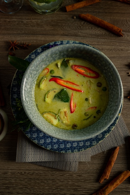 Alimento tailandese del curry verde