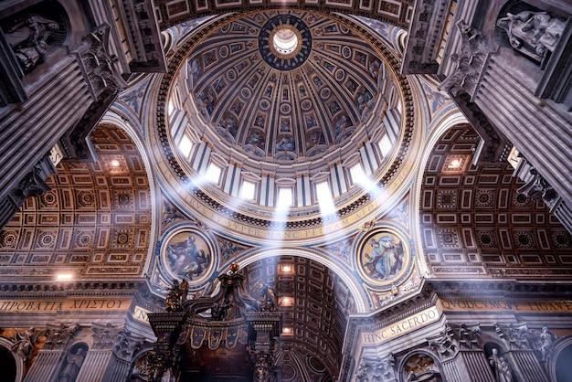 All'interno della Basilica di San Pietro a Roma