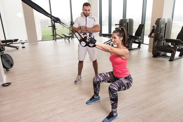 Allenamento con cinghie Trx