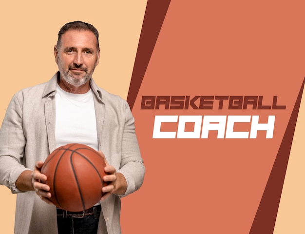 Allenatore di basket a tiro medio che tiene la palla