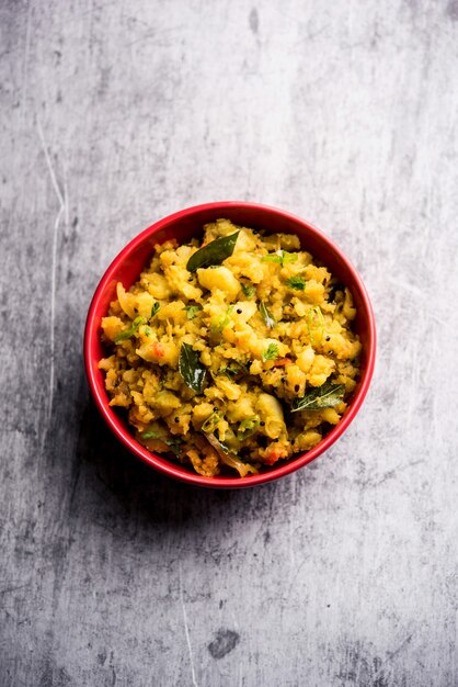 Aloo ka bharta, sabzi è un gustoso piatto indiano a base di purè di patate speziato preparato soprattutto nelle parti settentrionali dell'India