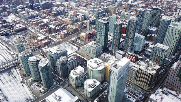 Alta vista aerea guardando la città di Toronto in Canada