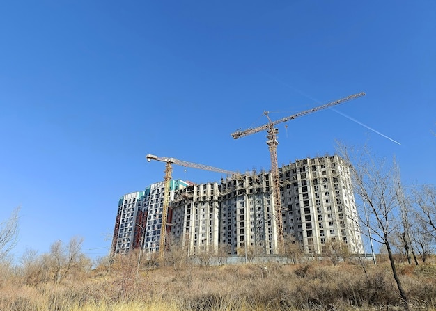 Alto edificio in costruzione