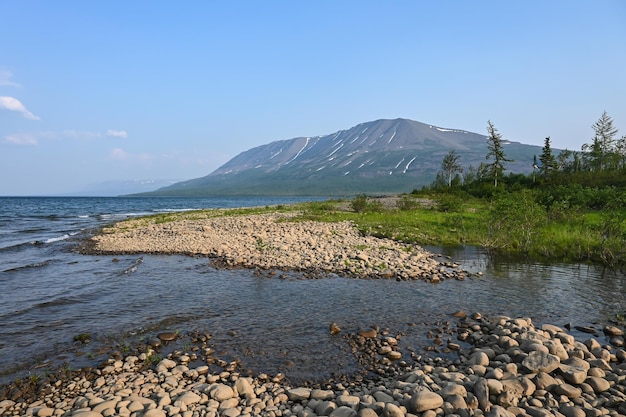 Altopiano Putorana un lago di montagna