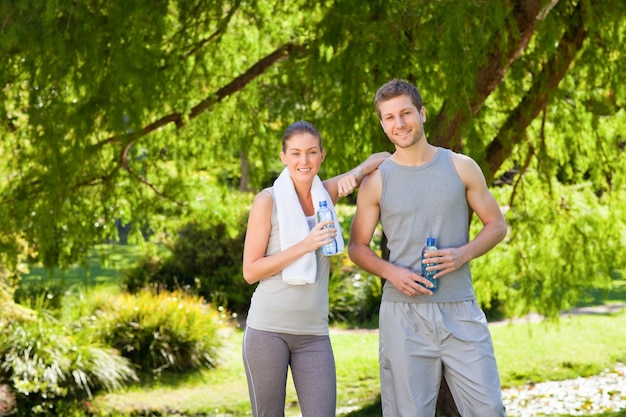 Amanti sportivi nel parco